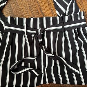 H&M paper bag waist cropped pants 🌟